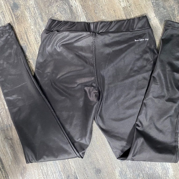 Athleisure set leggings and peplum zip up top - Picture 6 of 7